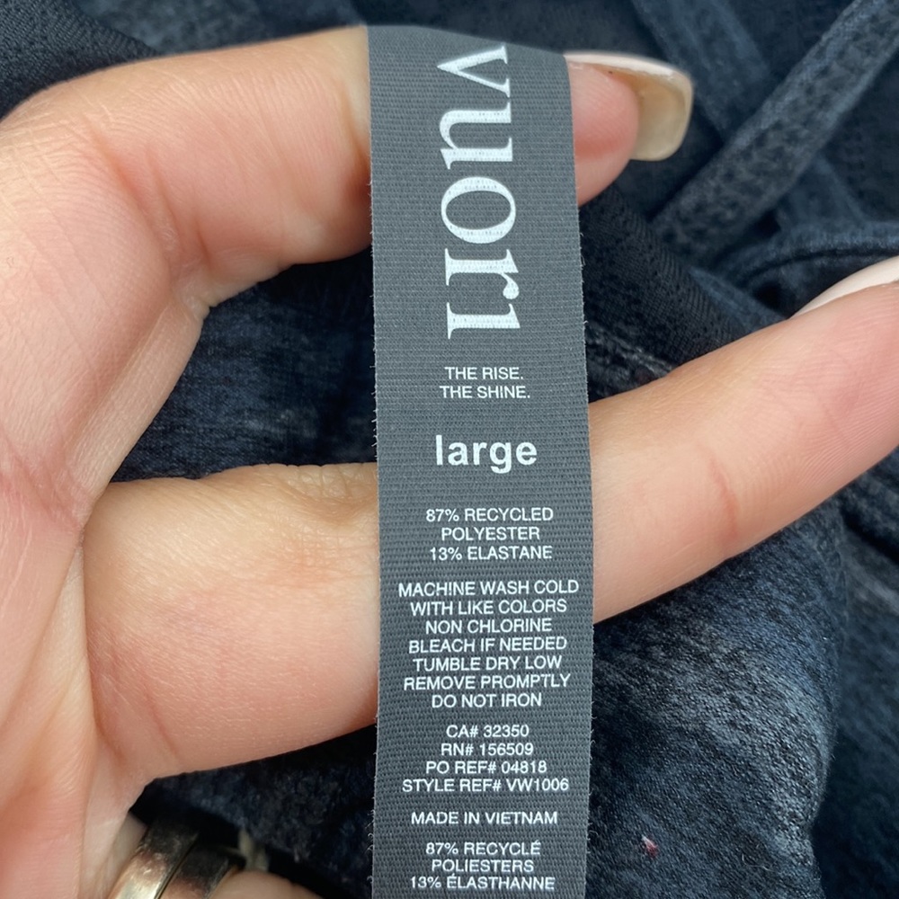Vuori Elevation Bra Camo Print Strappy Back Sports Bra Size Large Athletic - Picture 10 of 10